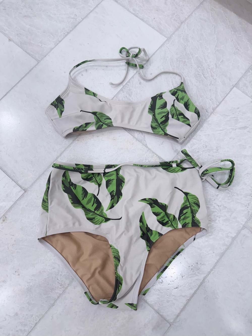 Women’s Leaf Print High-Waist Bikini Set - Green on Cream